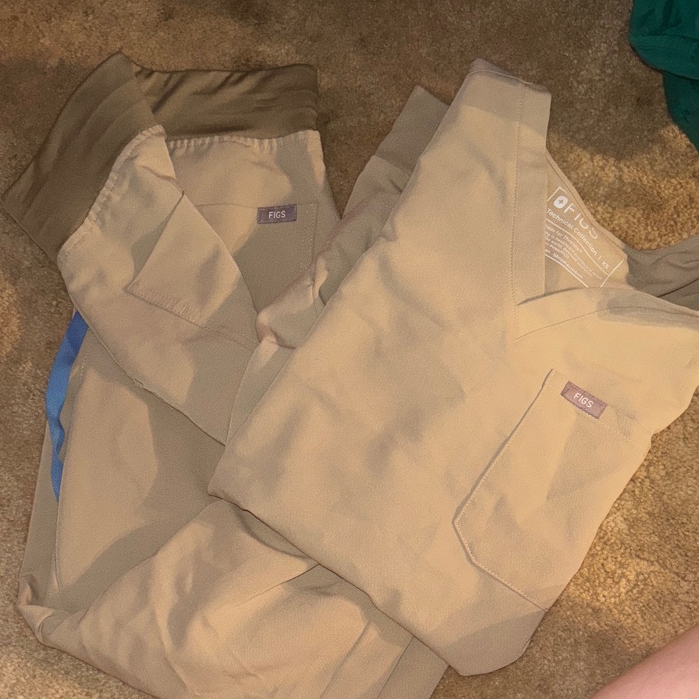 Figs Khaki Set